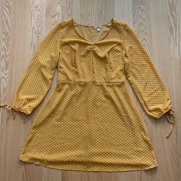 3/$15 Como Vintage Yellow Polkadot Dress - Picture 3 of 5